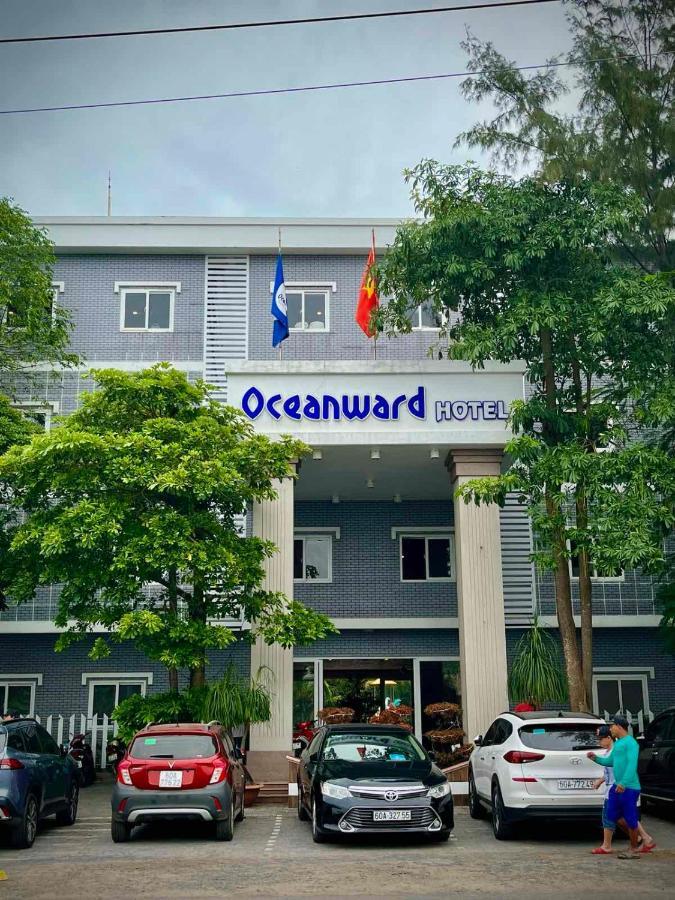 Oceanward Hotel & Resort ロン・ハイ エクステリア 写真