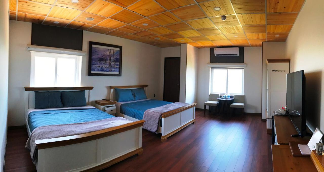 Oceanward Hotel & Resort ロン・ハイ エクステリア 写真